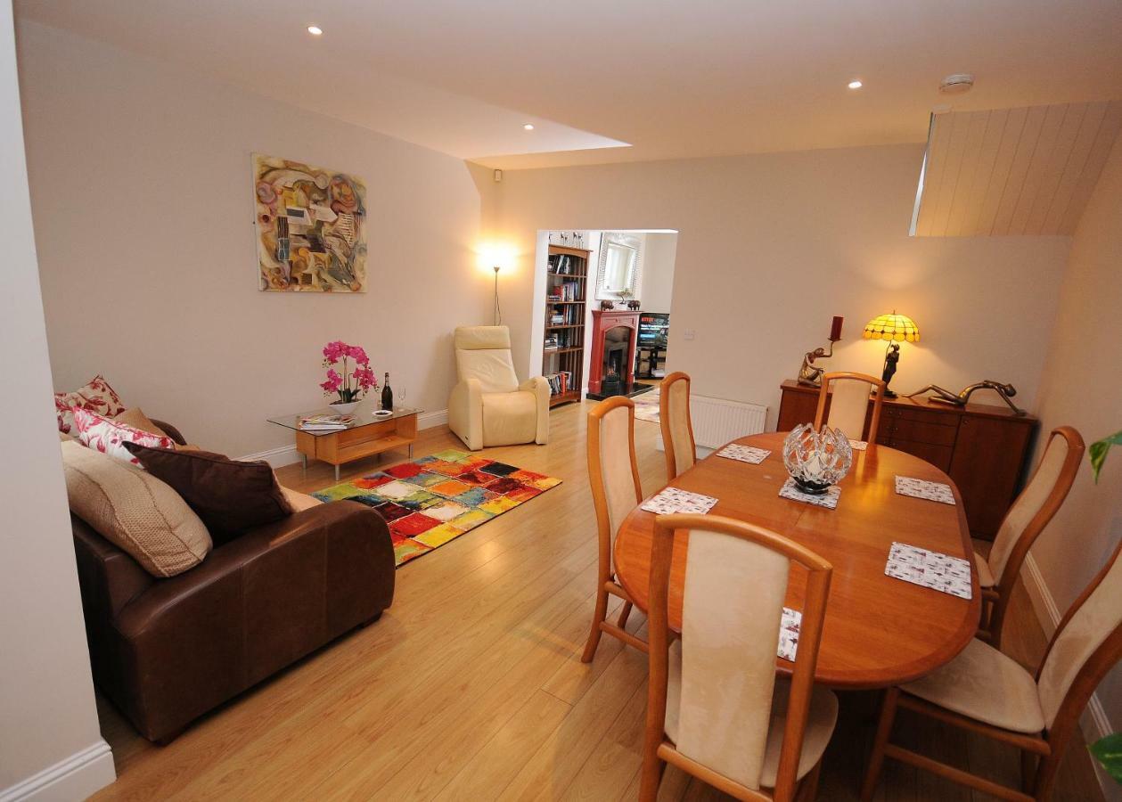 5 College Crescent Appartement Galway Buitenkant foto